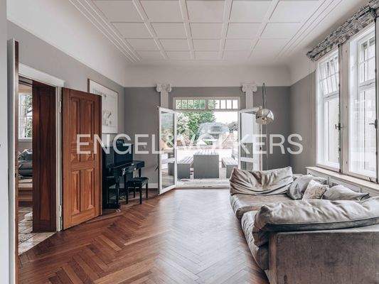 Wohnzimmer in Richtung Terrasse