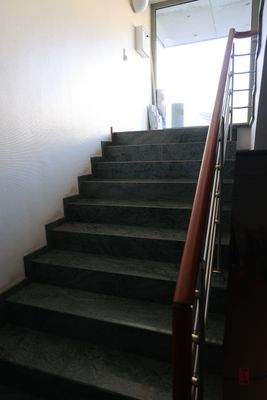 Treppe_Hausflur.JPG