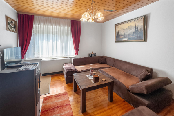 Wohnzimmer mit Pelletofen für gemütliche Stunden