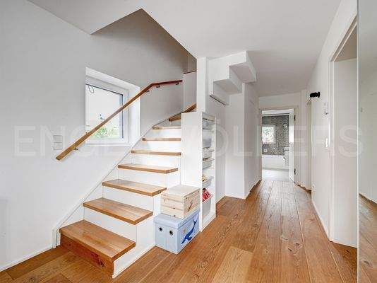 Treppe EG-OG Wohnung 2