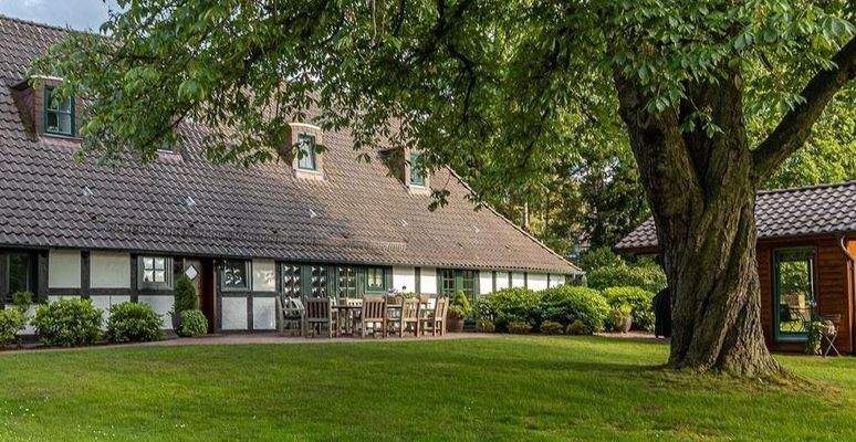 2. West - Terrasse Haupthaus