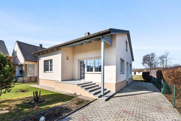 Vorderansicht-straßenseitig