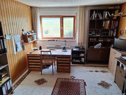 Büro im Kellergeschoss