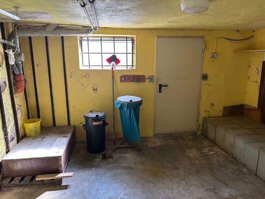 Kellerraum mit Außenzugang