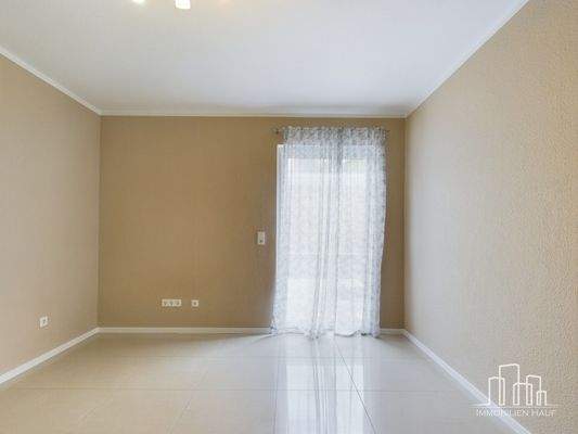 CAM02839G0-PR0140-STILL006