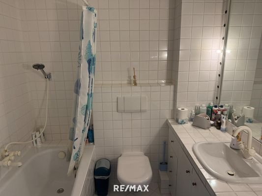Bad mit Wanne & WC