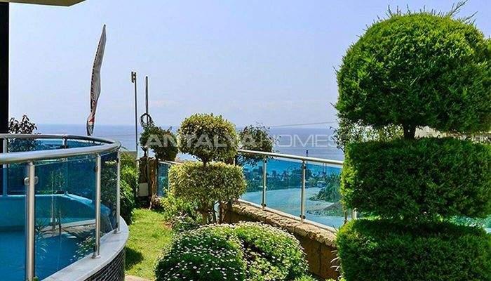Turnkey Properties with Castle and Sea View in Alanya
