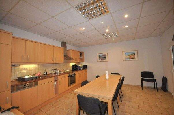 07 Küche und Aufenthaltsraum.JPG