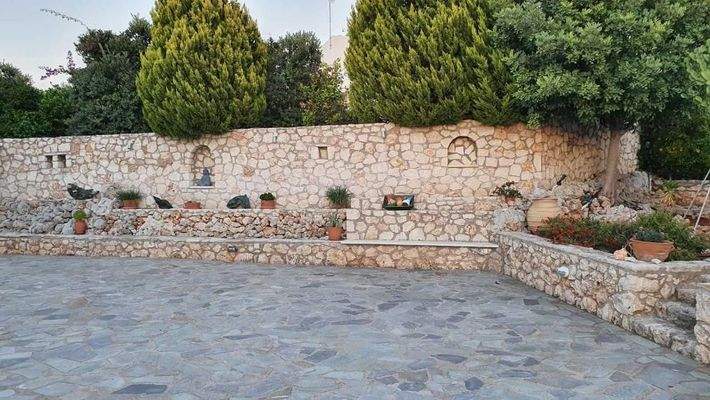 MIT VIDEO! Kreta, Plaka: Villa mit traditionellen Elementen und Meerblick zu verkaufen