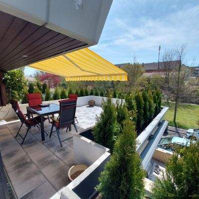 Die Terrasse vor dem Wohnzimmer