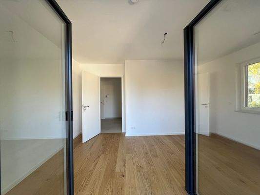 Schlafzimmer mit Balkon