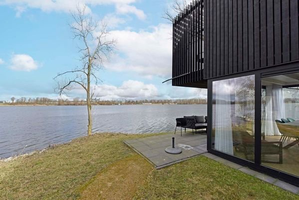 ferienhaus-kaufen-am-Wasser-brielle-018