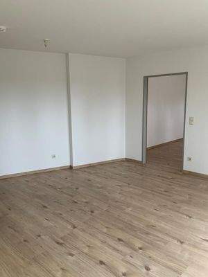 Wohnzimmer mit Blick zum Schlafzimmerr