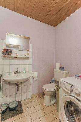 Wohneinheit 2, 4 ZKB OG - Gäste-WC