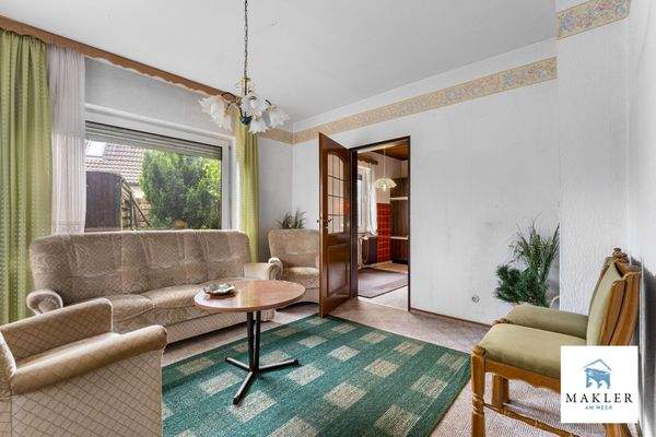 Esszimmer mit Zugang zur Terrasse