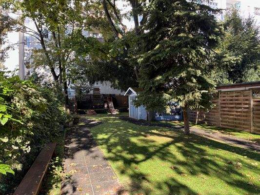 Blick3 in den Mietergarten