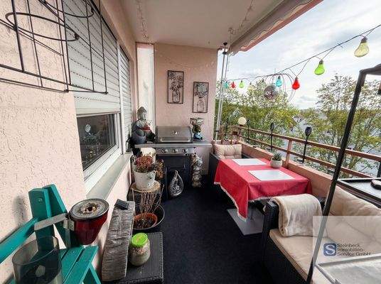 Balkon (AI bearbeitet)