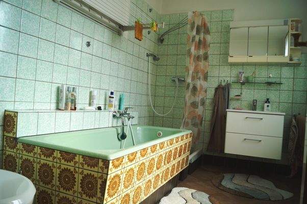 Seitenflügel EG Bad