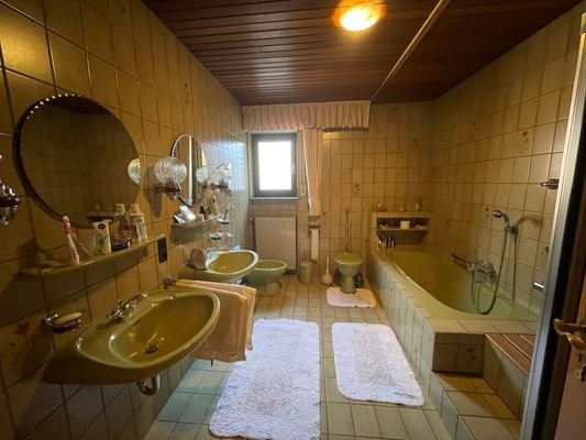 Badezimmer EG