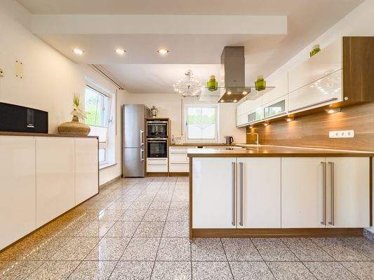 Einbauküche mit E-Geräten