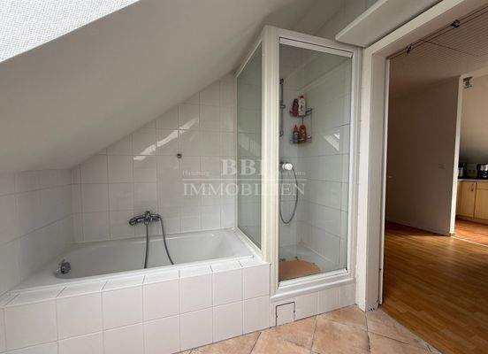 ...mit separater Dusche