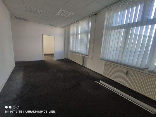 Eingang 1 - Büro (3)