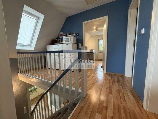 Heller Flur im Dachgeschoss