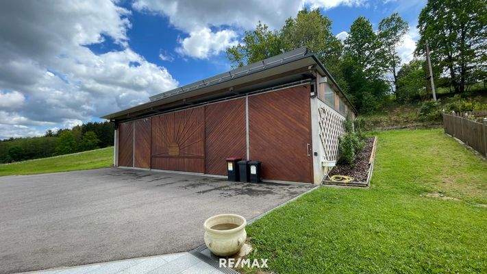 Nebengebäude ca. 135 m²