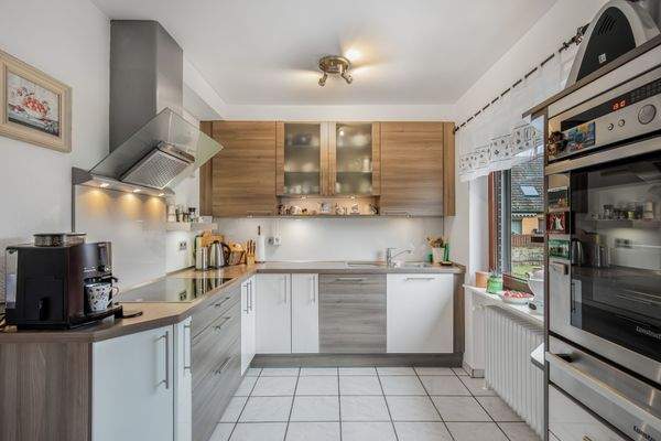 Küche  mit exklusiver Einbauküche aus 2010