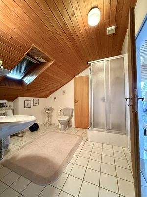 Badezimmer Dachgeschoss 