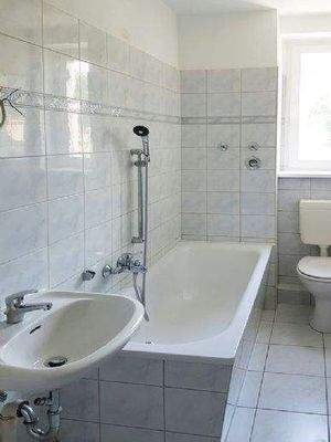 WE-22-Bad-mit-WM-Anschluß