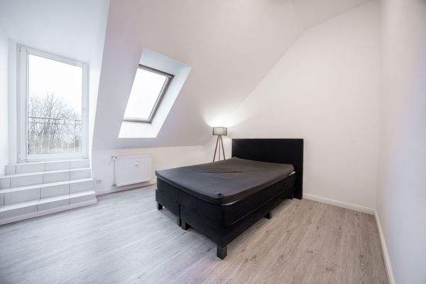 Schlafzimmer    Balkon