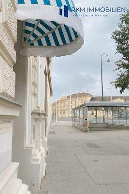 Eingang in der Nähe der U-Bahn