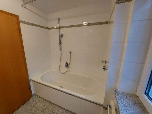 Badezimmer Ansicht 2