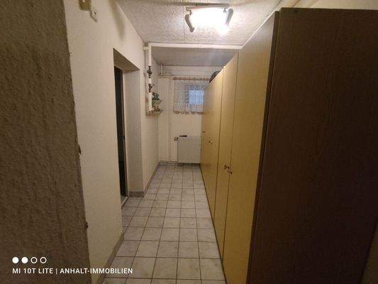 Haus Bäckerei - UG- Flur 2