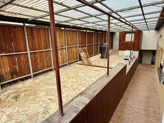 Carport und Freisitz