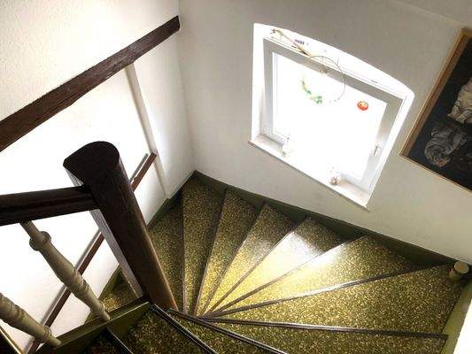 Treppenhaus zu den Wohnungen