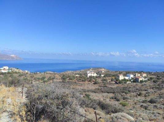Kreta, Kokkino Chorio: Riesiges Grundstück mit Meerblick zu verkaufen