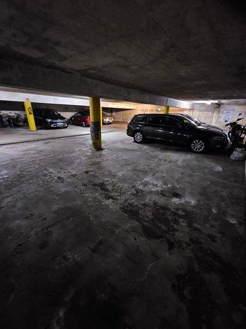 Krefeld Garage, Krefeld Stellplatz