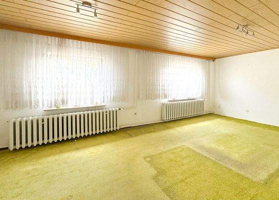 ...mit hellem Wohn- und Esszimmer