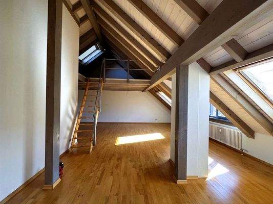 Studio / 2. Ebene mit Sicht auf die Zwischenebene/