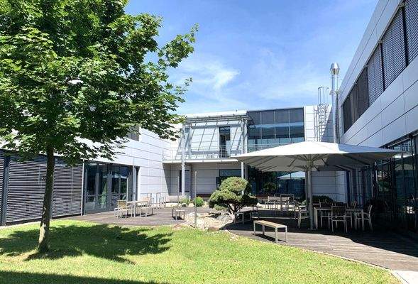 Innenhof mit Bestuhlung