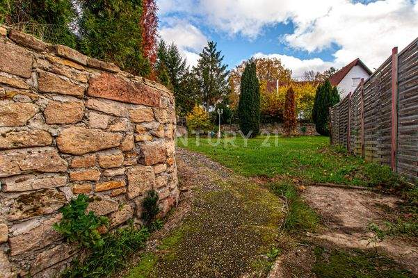 Seitlicher Gartenzugang