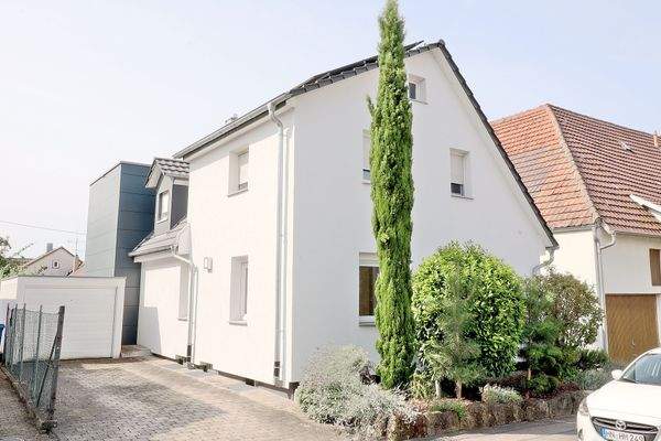 Straßenansicht, Blick 1