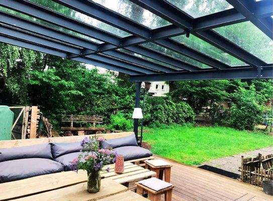 Eingangsbereich und Launchbere