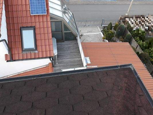 Wintergarten, Dachterrasse und Stellplatz 