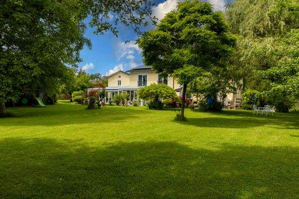 Weitläufiges Grundstück