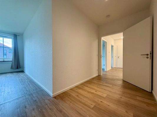 Zwischenflur zum Schlafzimmer u. Duschbad