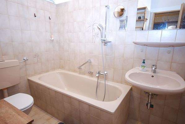 1-Zimmer-Ferienwohnung-F12-006-bad.jpg