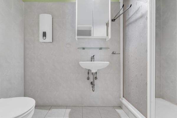 Gäste WC mit Dusche